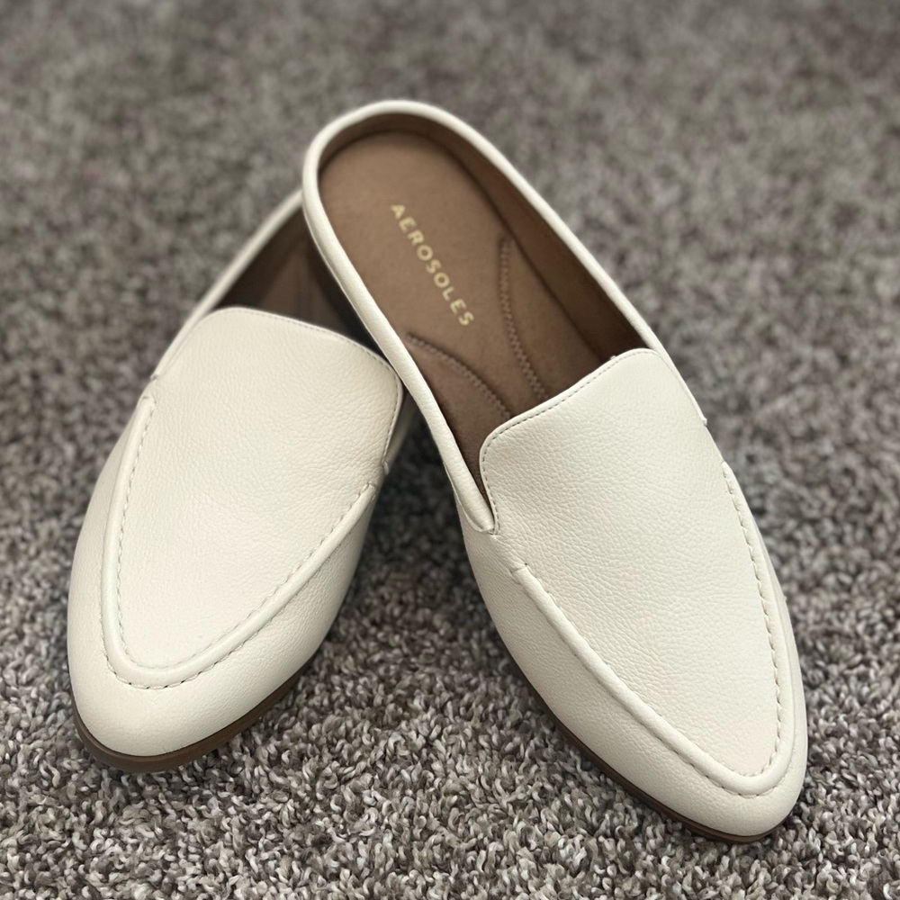 AEROSOLES Women's Cream Mules